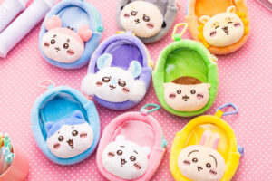 ちいかわ 窓付きおかおミニポーチ 5月上旬より登場!