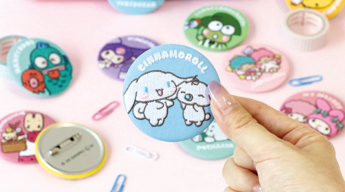 サンリオ なかよし刺繍缶バッジ 11月発売! キティ&ミミィやキキ&ララも
