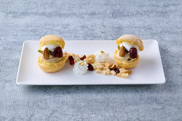 ツタンカーメンの晩餐 デーツ入りキャラメルシュークリーム