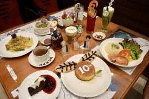 約束のネバーランド 10周年 × プリンセスカフェ 東京会場レポート!