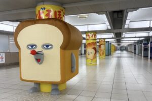 麵包小偷 在JR池袋站出現了一隻巨大的麵包小偷,將持續至10月4日!
